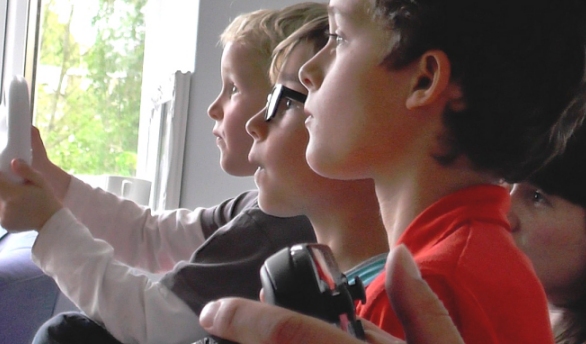 Featured Image for Mario Kart 8 Family Contest With Real Trophies & F1 Commentary 